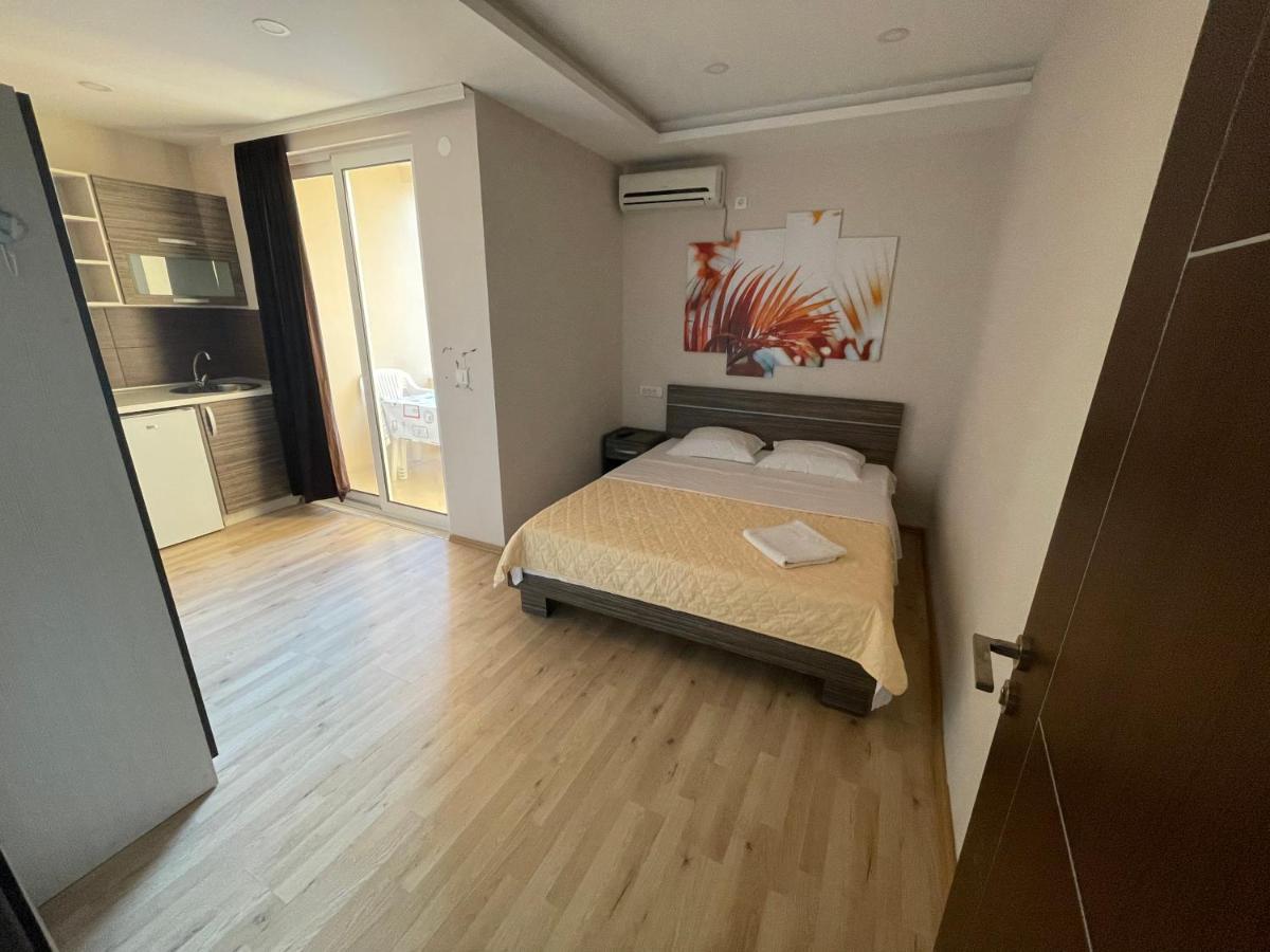 אולסינץ' Apartments Lati מראה חיצוני תמונה