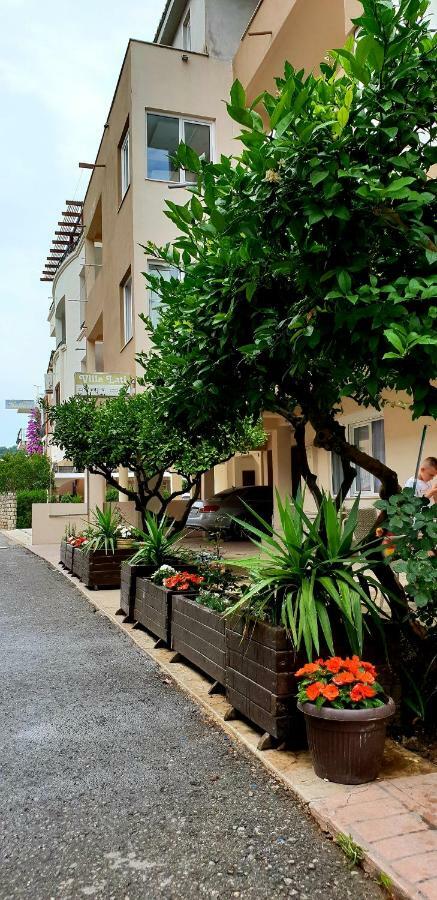 אולסינץ' Apartments Lati מראה חיצוני תמונה