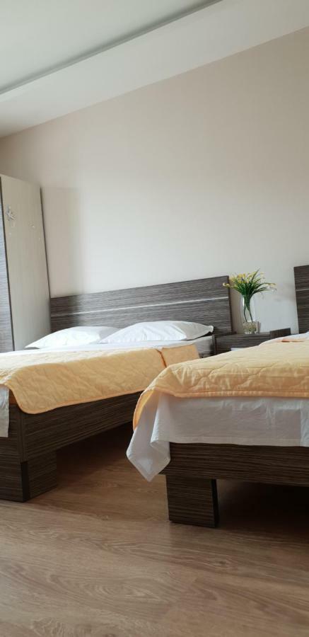 אולסינץ' Apartments Lati מראה חיצוני תמונה